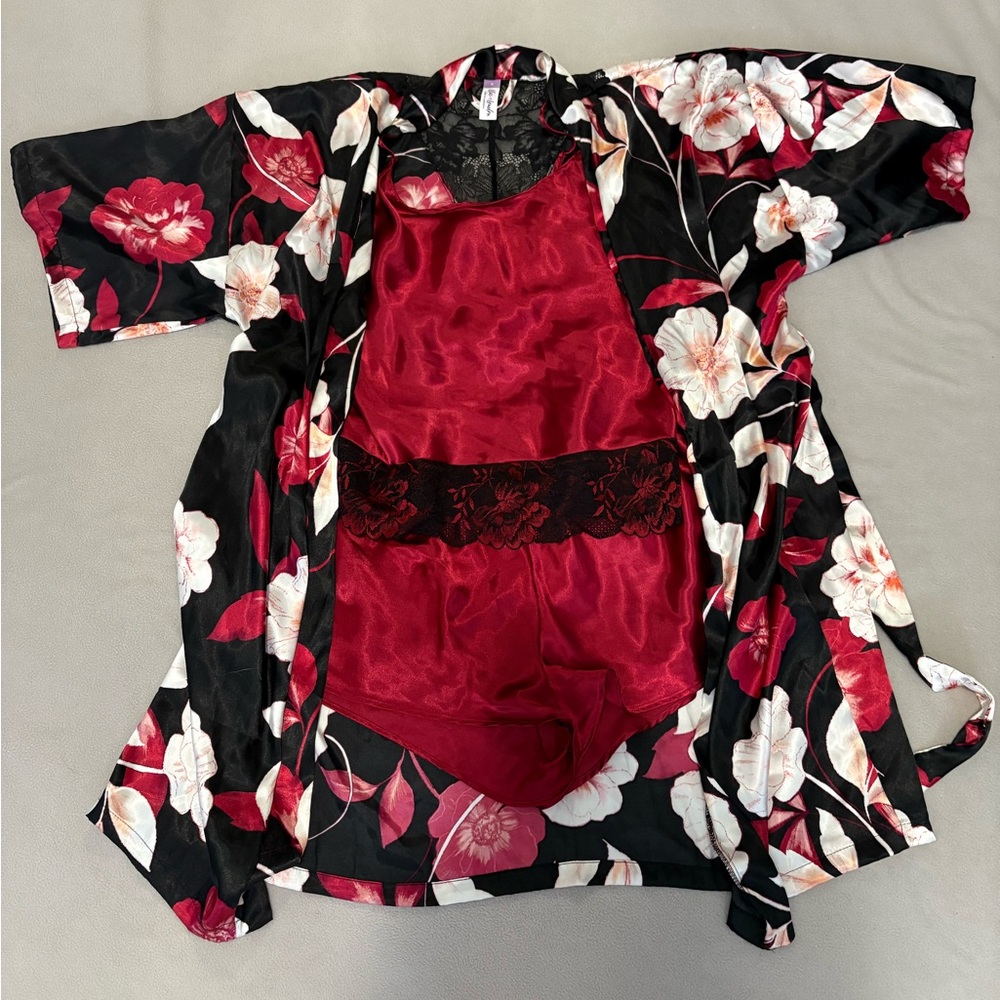 Lilac & London Red and Black Floral Pajama Set with Robe